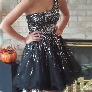 Dave & Johnny cocktail/Homecoming dress